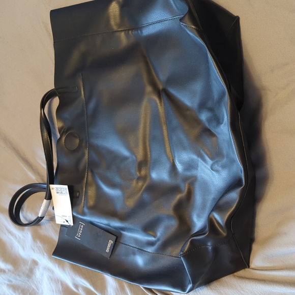 NWT H&M large tote shopper. Vegan leather. Black - Picture 2 of 3